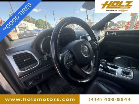 Used 2018 Jeep Grand Cherokee Overland AWD/4WD image 10