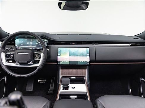 Used 2025 Land Rover Range Rover SE AWD/4WD image 19