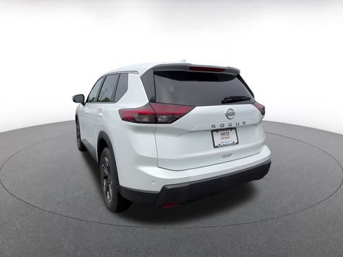 Used 2025 Nissan Rogue SV FWD image 11