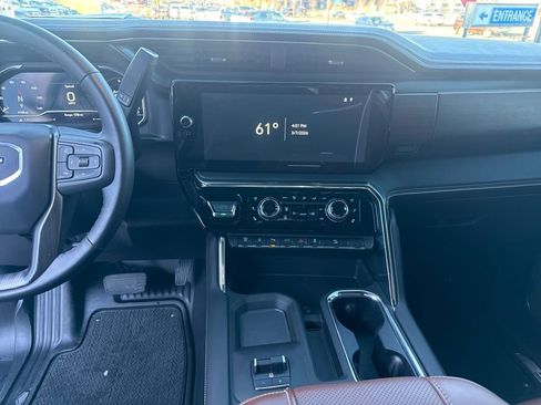 Used 2025 GMC Sierra 2500 Denali Ultimate image 17