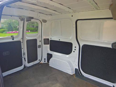 Used 2016 Nissan NV200 S w/ Back Door Glass Package FWD image 18