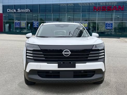 Used 2025 Nissan Kicks SV image 2