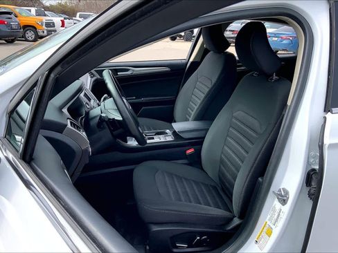 Used 2018 Ford Fusion SE image 8