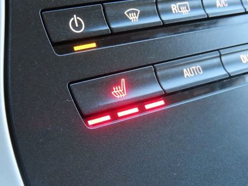 Used 2017 Lincoln MKX Select w/ Lincoln MKX Climate Package image 4