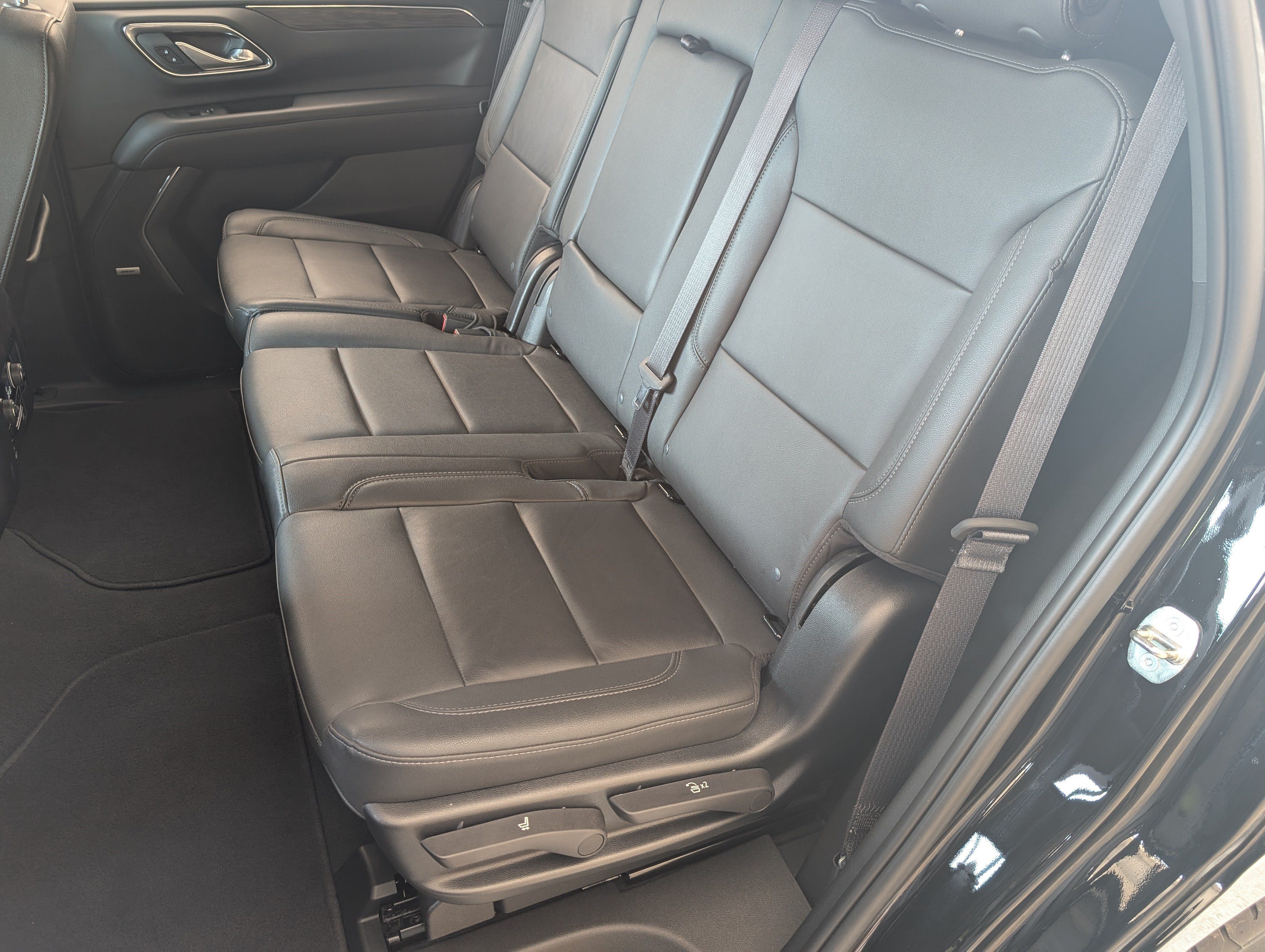 Used 2023 Chevrolet Tahoe LT w/ Luxury Package RWD image 18
