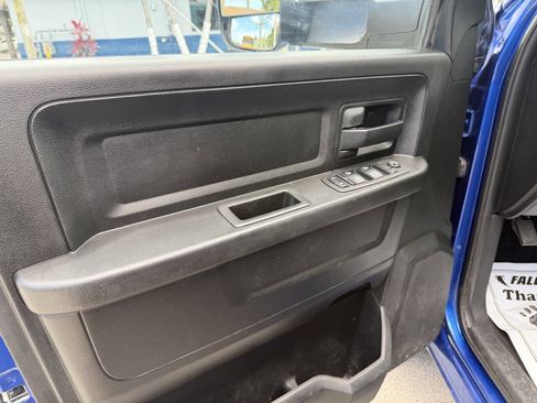 Used 2019 RAM 1500 Express w/ Express Value Package AWD/4WD image 11