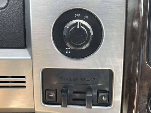 Used 2013 Ford F150 Platinum RWD image 22
