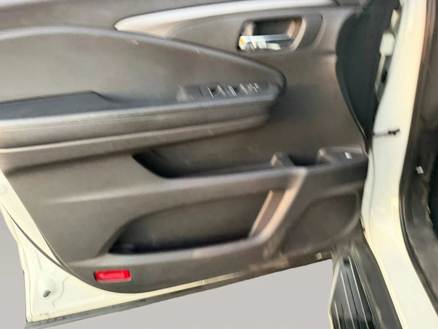 Used 2018 Honda Pilot LX image 9