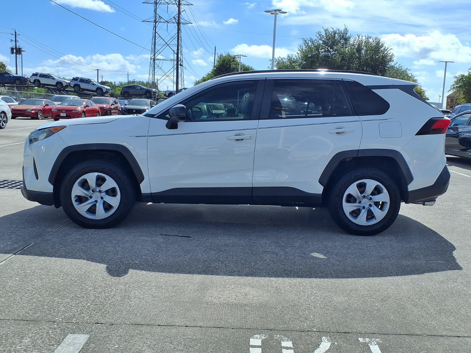 Used 2019 Toyota RAV4 LE FWD image 22