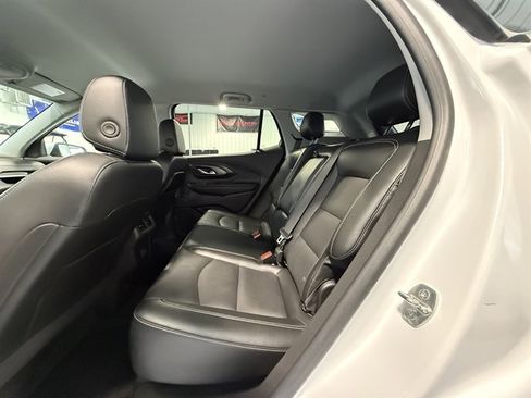 Used 2024 GMC Terrain SLT image 15