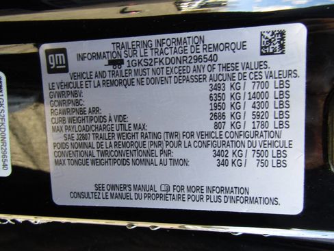 Used 2022 GMC Yukon XL SLE image 20