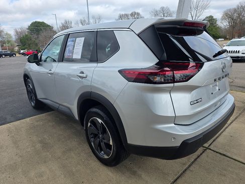 Used 2025 Nissan Rogue SV image 6