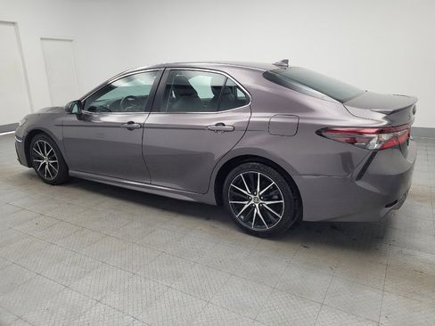 Used 2023 Toyota Camry SE image 3