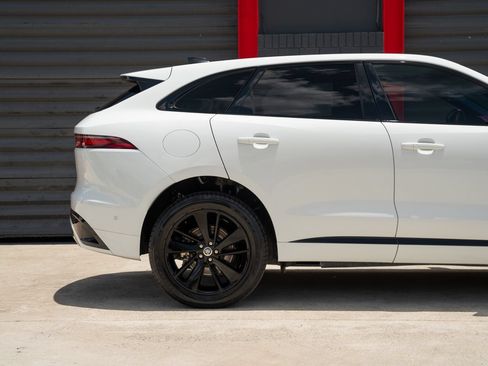 Used 2025 Jaguar F-PACE R-Dynamic S AWD/4WD image 3