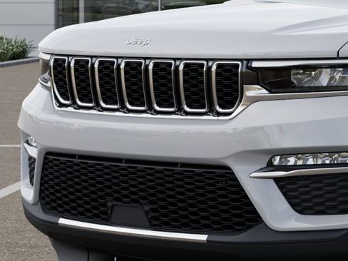 New 2025 Jeep Grand Cherokee Limited w/ Trailer Tow Package image 16