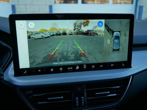 Used 2025 Ford Escape SE w/ PHEV Premium Package image 33