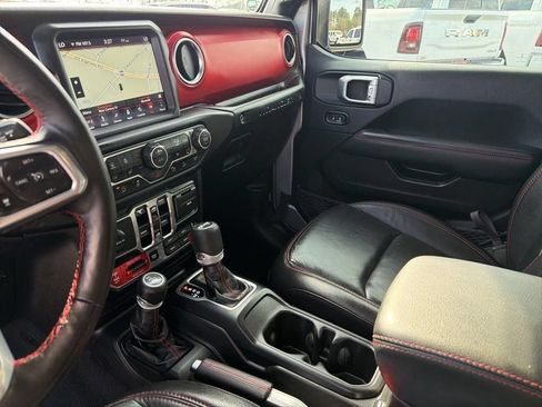 Used 2019 Jeep Wrangler Unlimited Rubicon AWD/4WD image 32