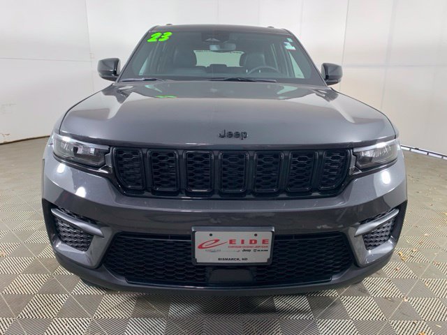 Used 2023 Jeep Grand Cherokee Altitude AWD/4WD image 9