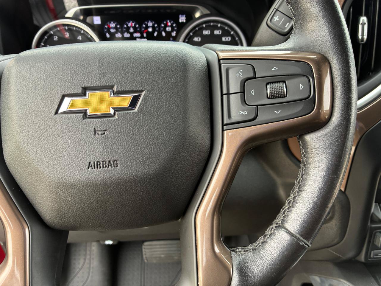 Used 2021 Chevrolet Silverado 1500 High Country w/ Technology Package AWD/4WD image 27