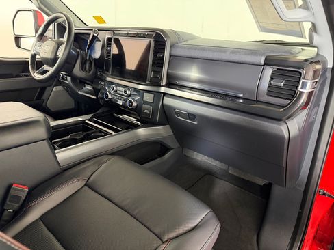 Used 2023 Ford F250 Lariat w/ Sport Appearance Package AWD/4WD image 27