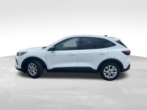 Used 2025 Ford Escape Active w/ Cold Weather Package FWD image 3