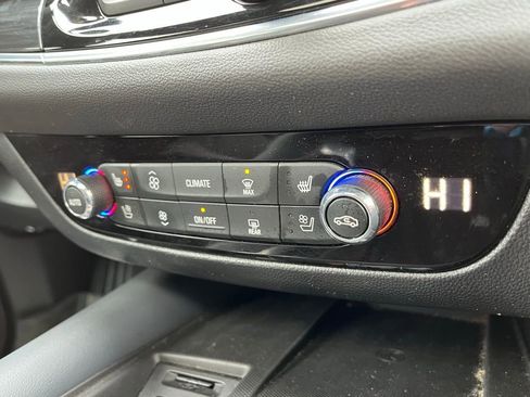 Used 2022 Buick Enclave Premium w/ Experience Buick Package image 34