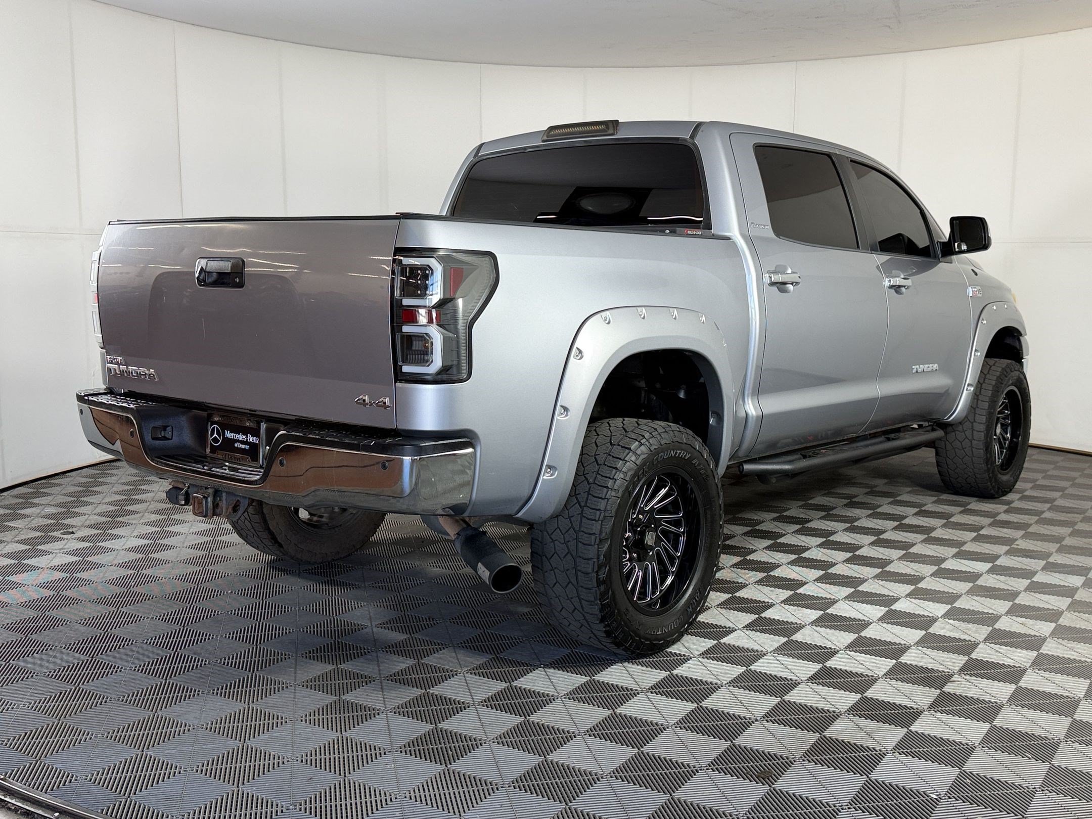 Used 2012 Toyota Tundra Limited w/ Platinum Pkg AWD/4WD image 9