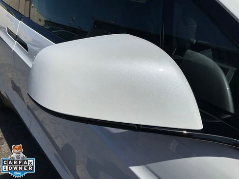 Used 2022 Tesla Model X image 89