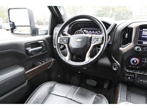 Used 2023 Chevrolet Silverado 2500 High Country image 8