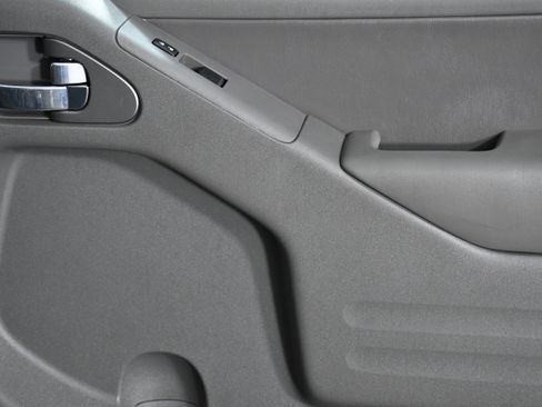 Used 2019 Nissan Frontier SL image 27