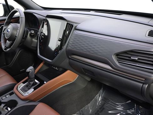 Certified 2025 Subaru Forester Touring w/ Protection Package (1PH) AWD/4WD image 15