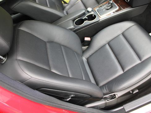 Used 2014 Mercedes-Benz C 300 4MATIC Sedan image 39