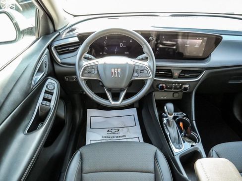 Used 2025 Buick Encore GX Preferred FWD image 38