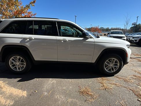 New 2025 Jeep Grand Cherokee 4WD image 7