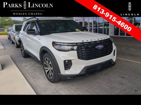 Used 2025 Ford Explorer ST-Line w/ Premium Package RWD image 2