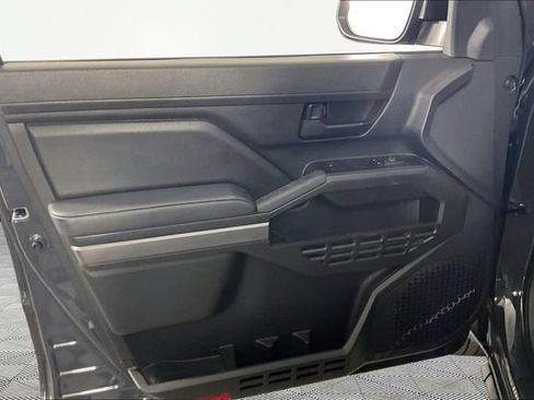 Used 2025 Toyota Tacoma SR5 AWD/4WD image 19