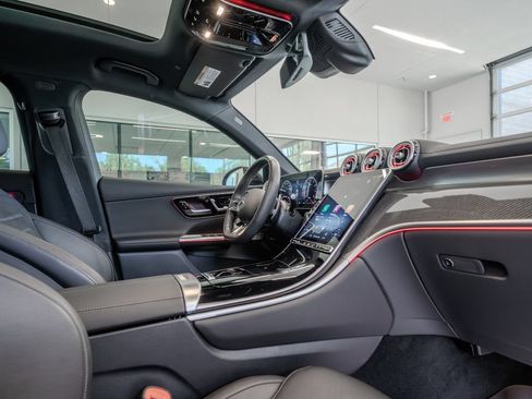 Used 2025 Mercedes-Benz GLC 43 AMG 4MATIC Coupe image 17