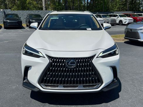 Used 2025 Lexus NX 250 FWD w/ Towing Package (2000 Lbs) image 3