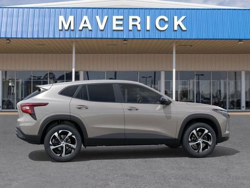 New 2026 Chevrolet Trax RS w/ Sunroof Package image 5