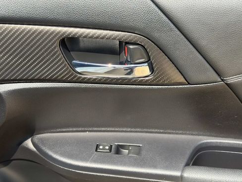 Used 2017 Honda Accord Sport image 14