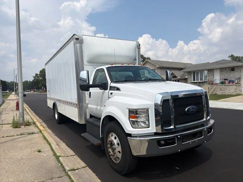 Used 2018 Ford F650 2WD Regular Cab Super Duty image 3