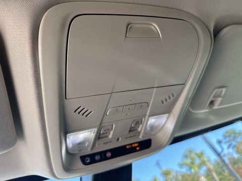 Used 2019 Cadillac XT5 Premium Luxury FWD image 35