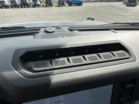 New 2026 Ford Bronco Badlands image 17