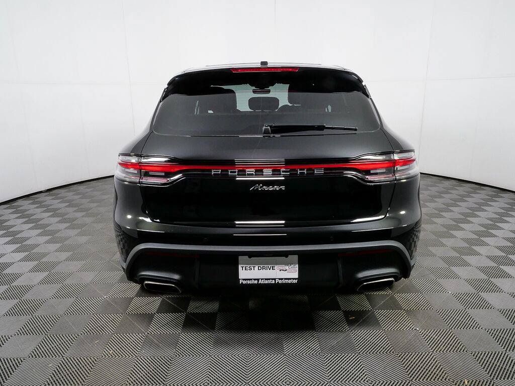 Certified 2026 Porsche Macan AWD/4WD image 30
