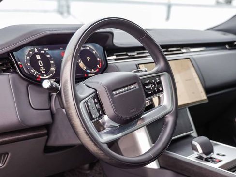 Used 2025 Land Rover Range Rover Long Wheelbase SE AWD/4WD image 24