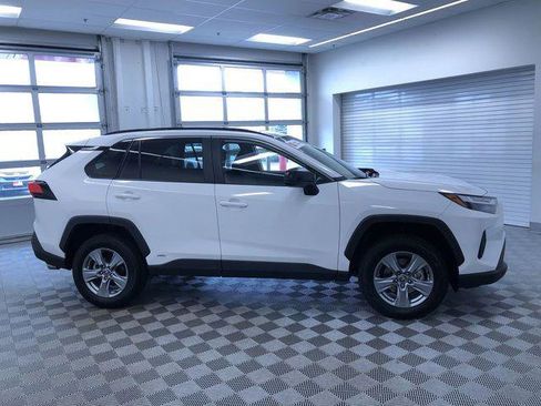 Certified 2025 Toyota RAV4 LE AWD/4WD image 27
