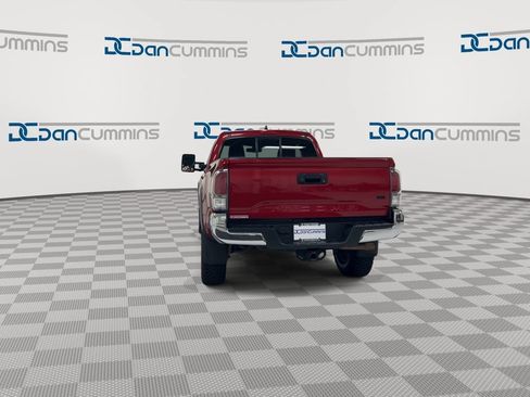 Used 2020 Toyota Tacoma TRD Off-Road AWD/4WD image 7