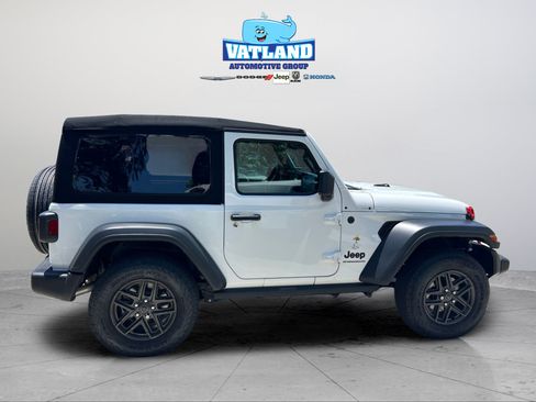 Used 2024 Jeep Wrangler Sport AWD/4WD image 6