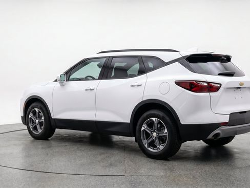 Used 2025 Chevrolet Blazer LT FWD image 6