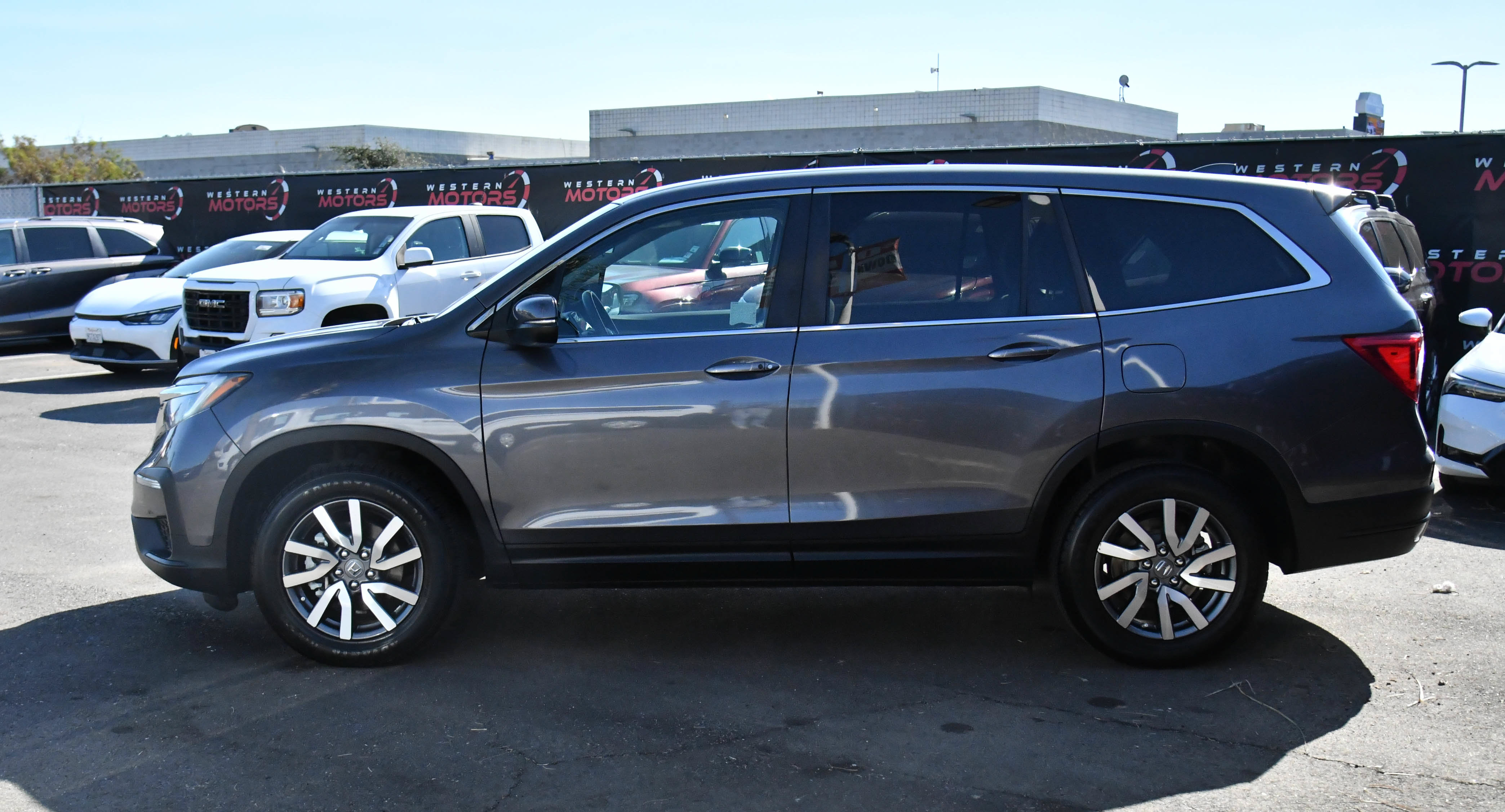 Used 2021 Honda Pilot EX image 4